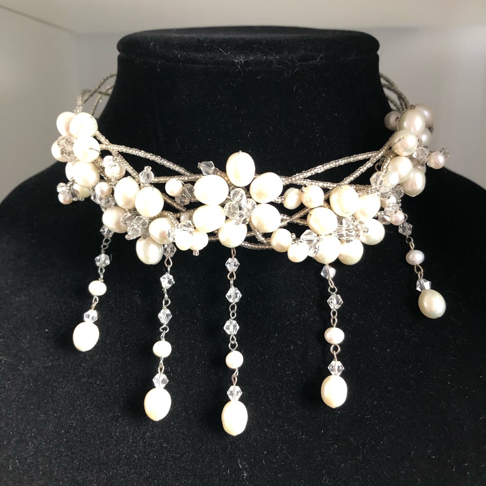 Beautiful Bridal pearl /crystal choker necklace